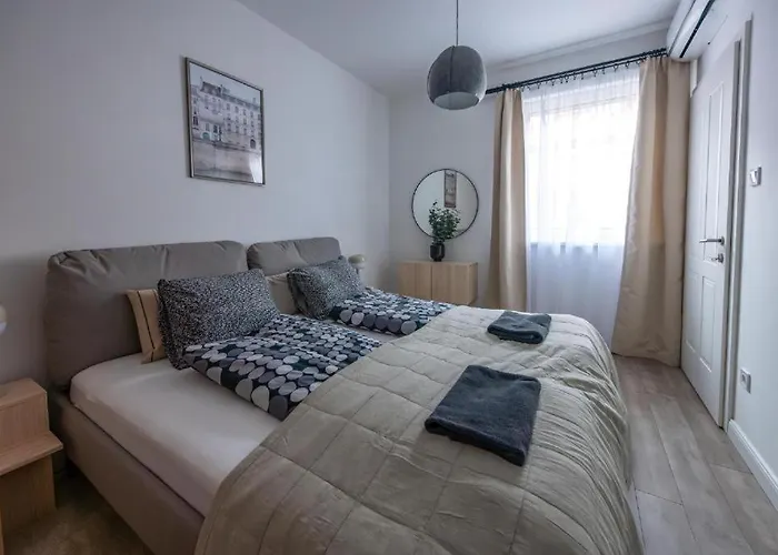 With Terrace - L12 Apartament *