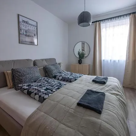 With Terrace - L12 Apartment *