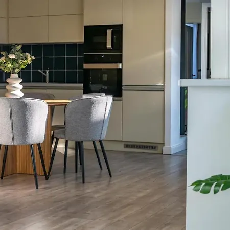 With Terrace - L12 Apartment *